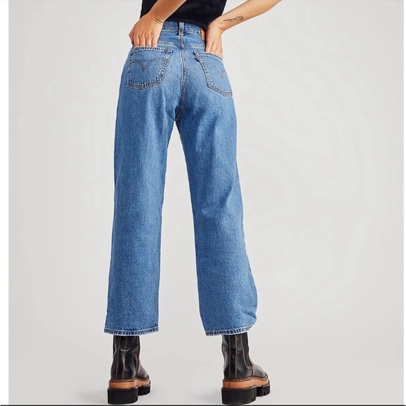 NWT Levi’s Ribcage Straight High Rise Ankle Jeans in Noe High Medium Wash - Picture 5 of 12